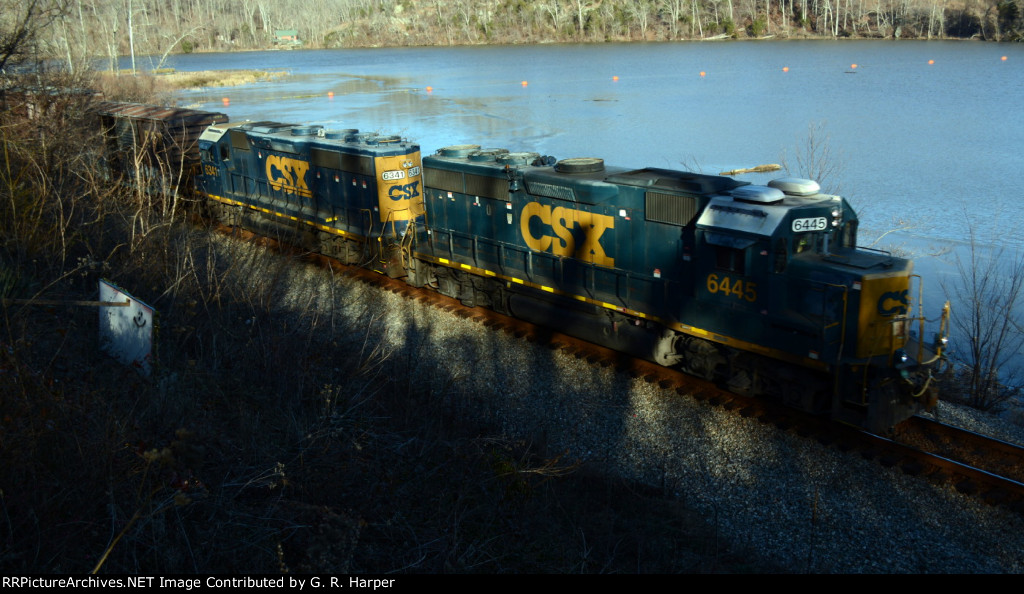 Local L20624 heads east returning to Sandy Hook yard in Lynchburg on Christmas Eve